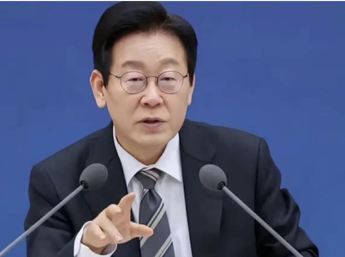 李在明不得了！他前天刚提出构建首尔—平壤—北京高铁构想。今天，韩联社又发文报道：