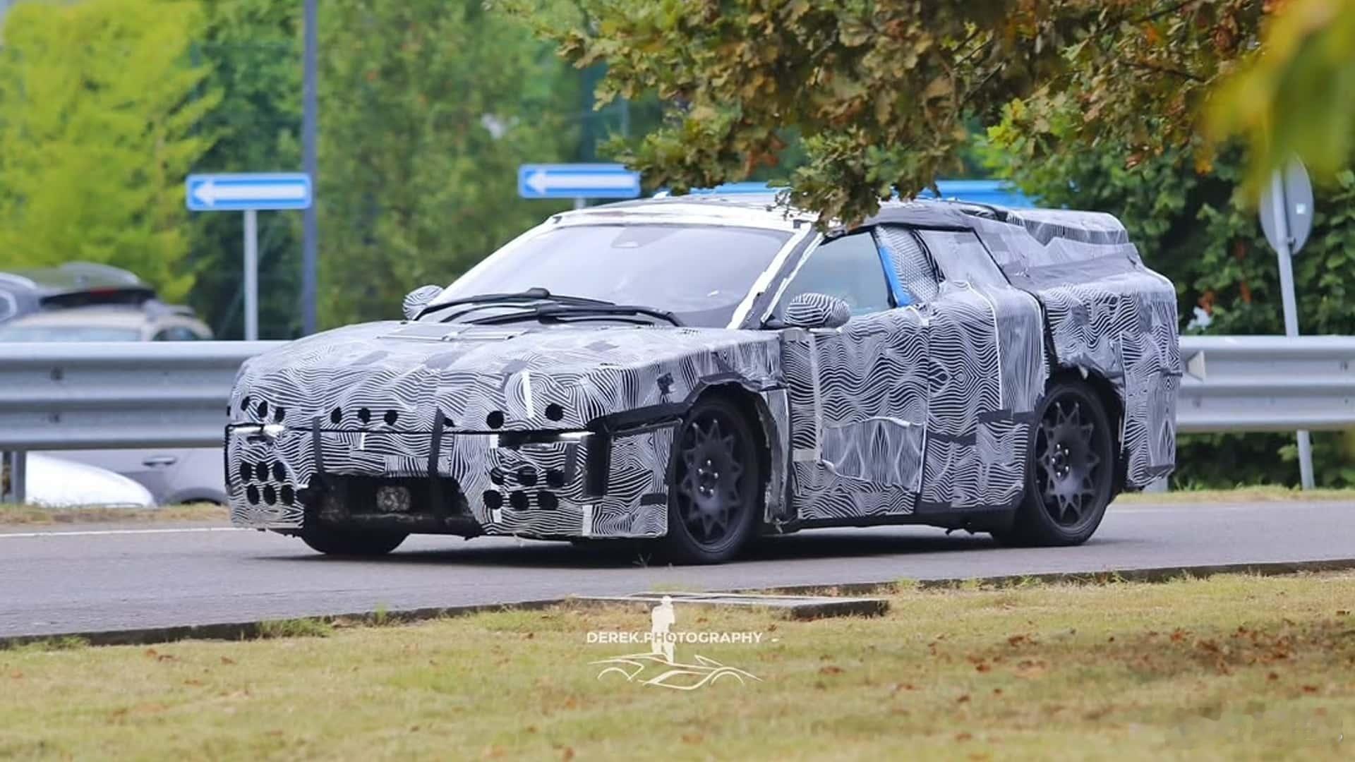 来点怪东西：这组谍照里的车，是法拉利……嗯，法拉利[二哈]这车尾乍一看有点让人想