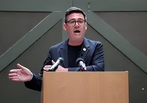 英国新首相刚上任就致电北京，承诺把中英关系拉回巅峰，这番话有几分真？

英国新首