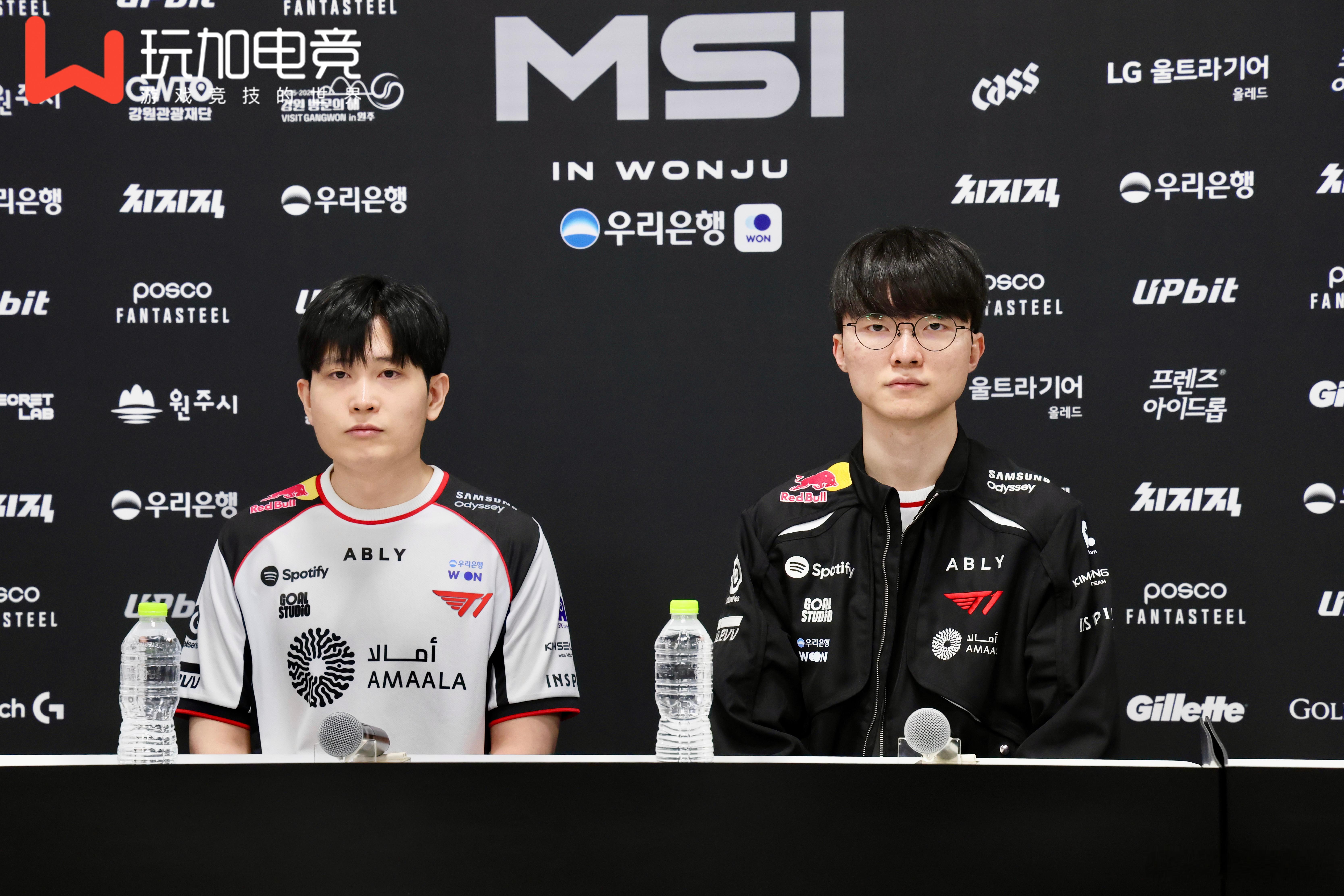 T1代理监督Tom与中单Faker今日在原州出席败者采访。HLE拿下胜利晋级MS