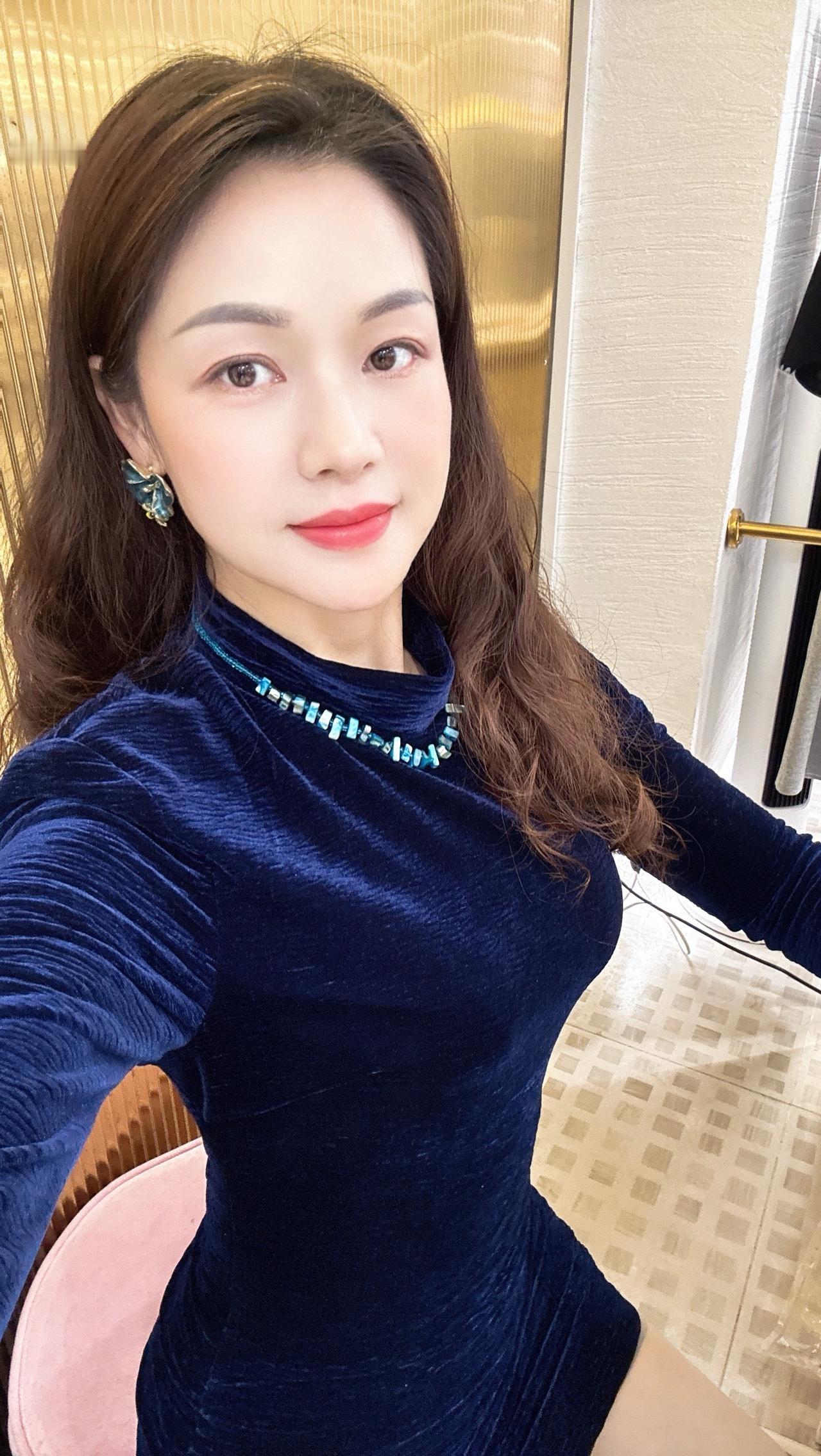 寒潮已至，思念升温，今年，我们一起过个冬穿搭记录我的生活