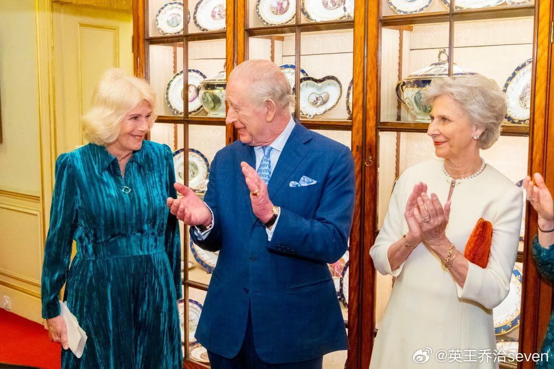 卡米拉王后 【news】查王和卡后一起出席阅览室活动。 