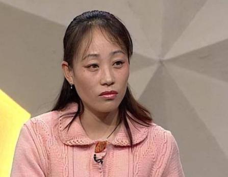 1998年，内蒙女子自家商铺失窃，靠地上脚印一路锁定小偷，没想到，女子竟被破格聘