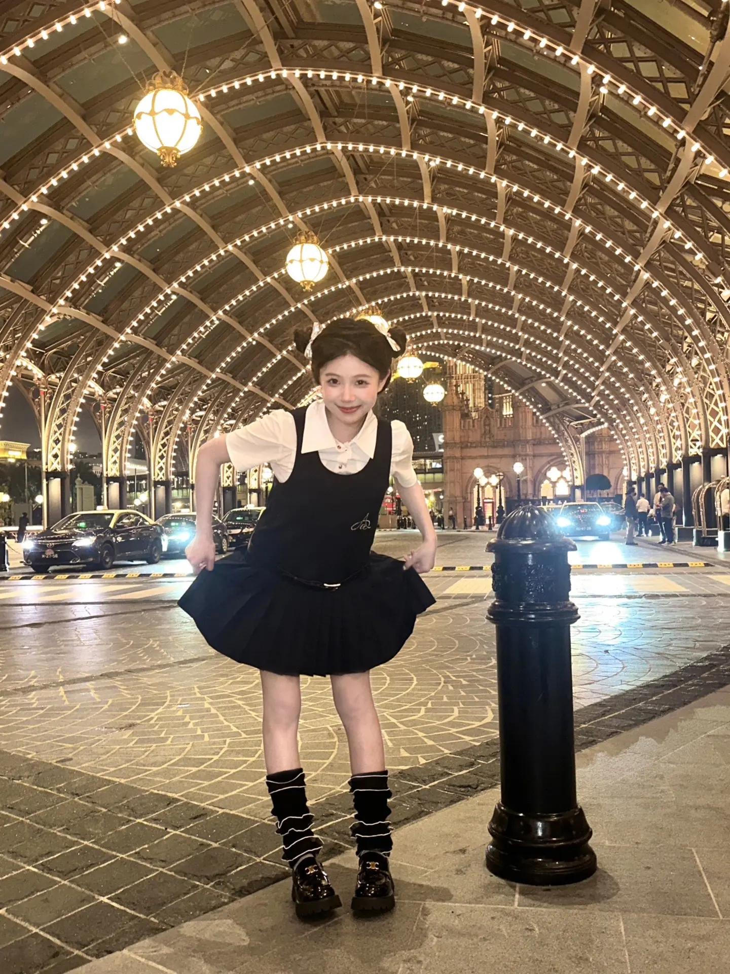 巧了你也穿了白色入镜。