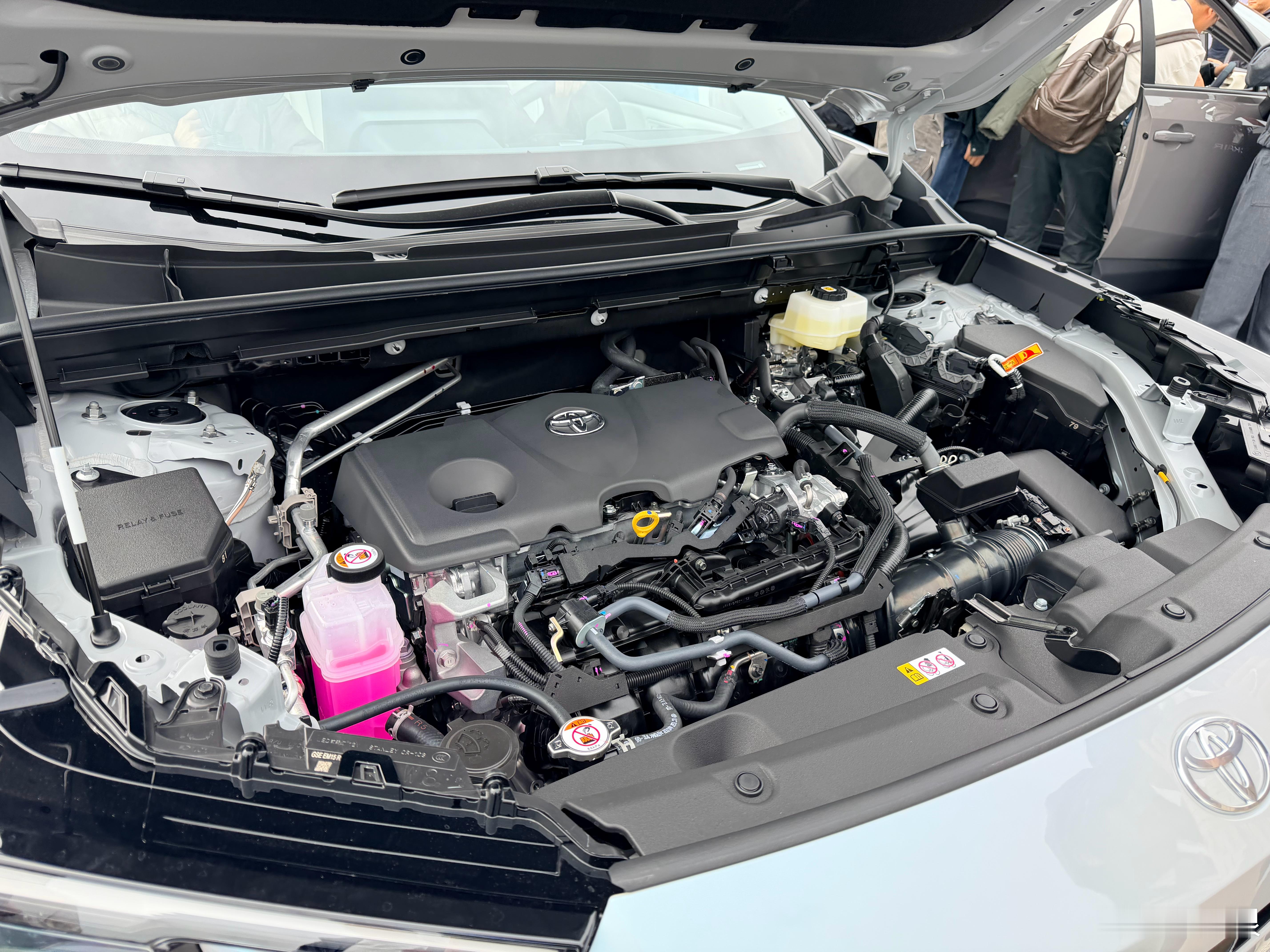 2025年的合资标杆SUV出价了。把肉埋饭里的典型，中高配车型的配置下放，入门车