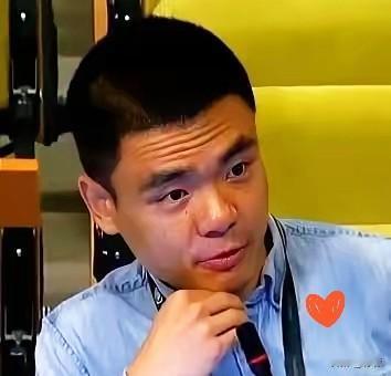 中国记者徐德智在联合国会场站起来，只问了日本代表两个问题。谁炸的日本？为什么炸？