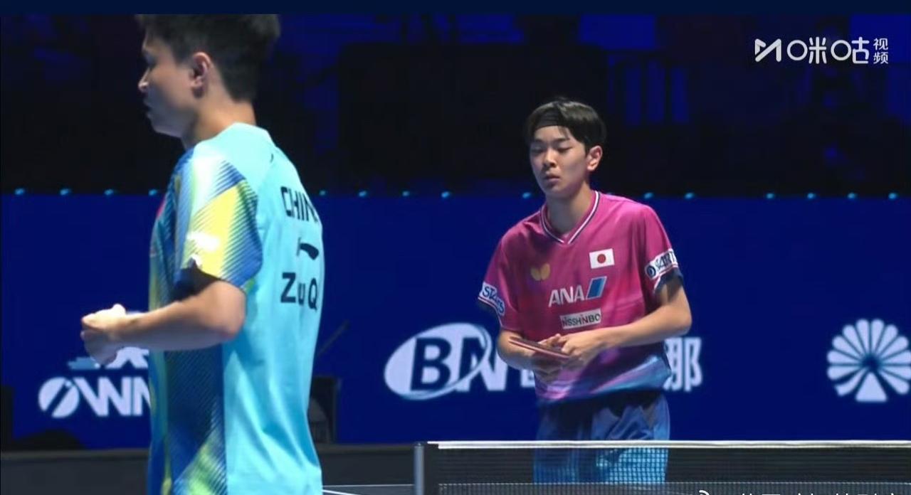周启豪🇨🇳拿下第一局[奋斗]！
第一局周启豪🇨🇳11-7胜了川上流星🇯
