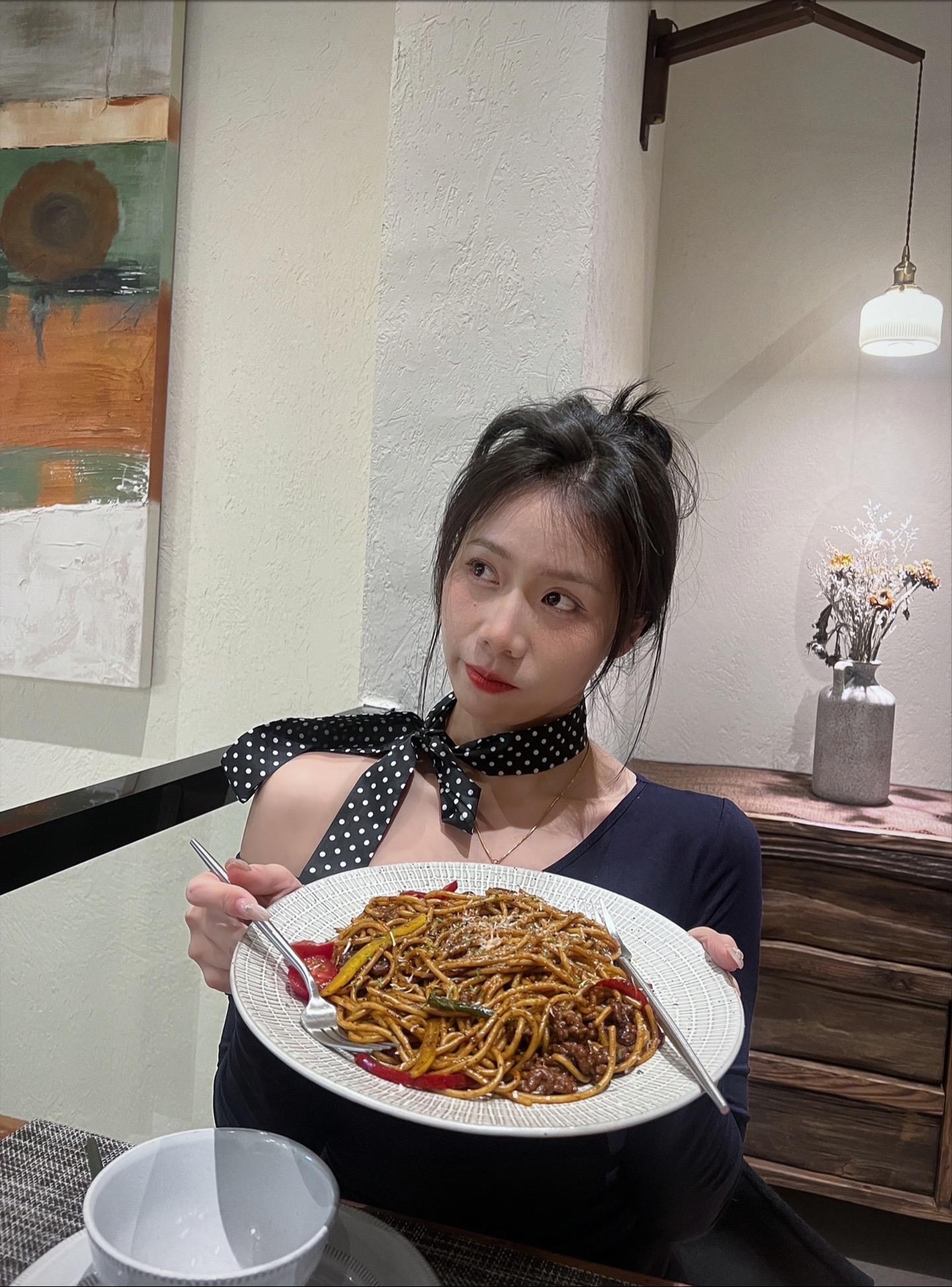 爱 哎 唉