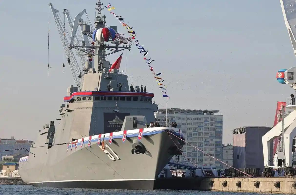 美韩围堵一无所获！朝鲜446天造出5000吨核巨舰，碾压全球造舰速度..
 
朝