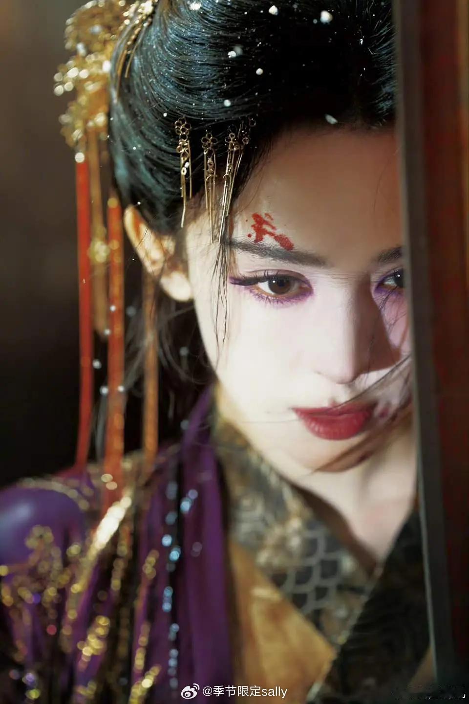 夏弃疾给娜扎拍的写真，好美😍 