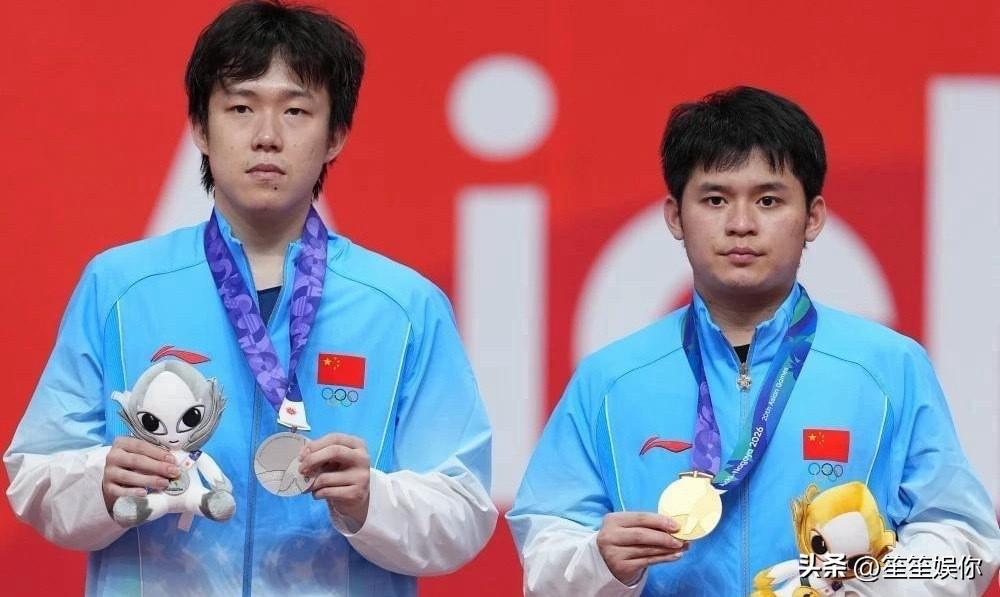王励勤的布局思路很清晰，既然很难短时间左右京队的培养节奏，干脆两条腿并行。京队继