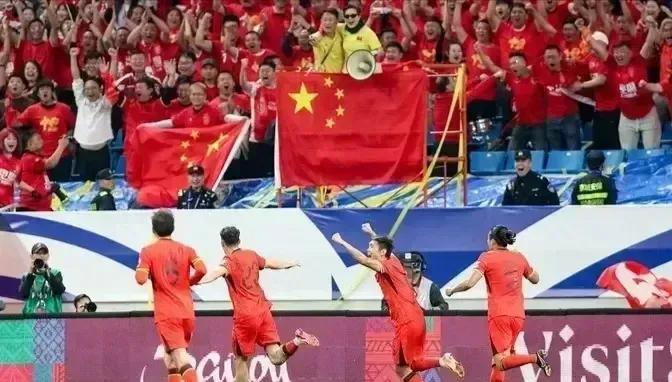 输了被黑，赢了竟然也被黑？有些人到底为什么非要拿国足当出气筒呢？赢了巴林很多自媒