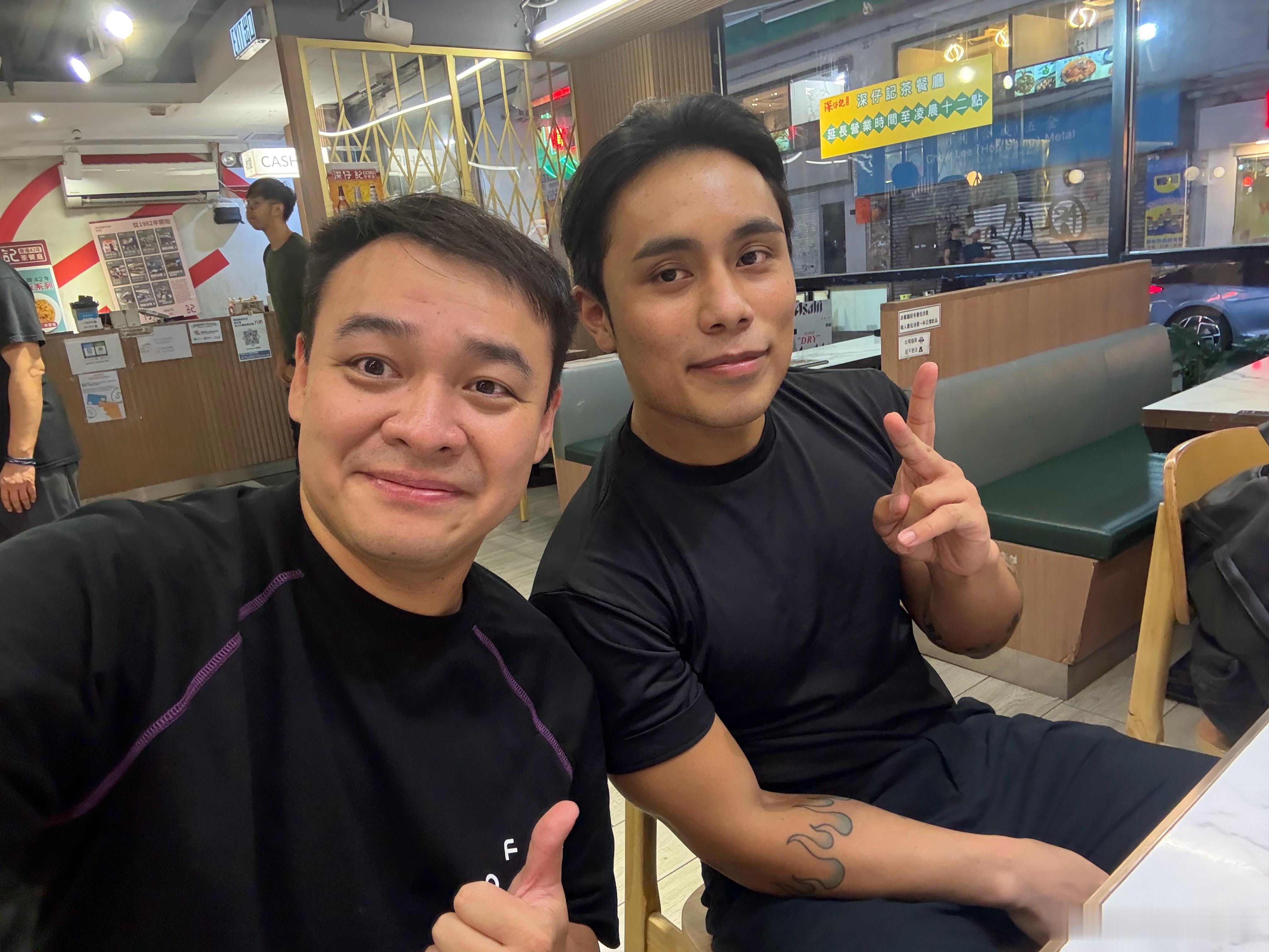 跟队到香港！唔知今晚戒唔戒到呢？ ​​​