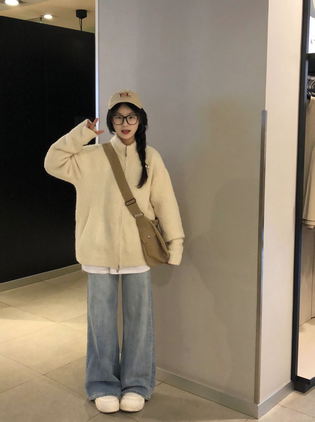 早春的第一件奶白色开衫毛衣好好看！🔒住啦！