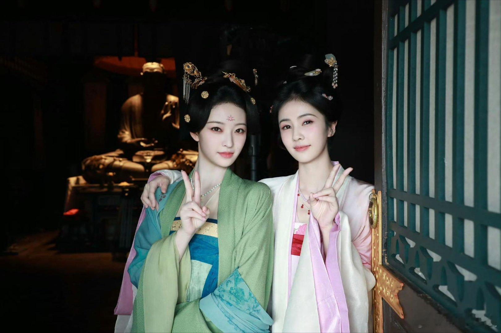 胡歌女儿白鹿妹妹胡歌女儿莫离女二同一位演员演绎两种人生，杨舒伊凭冯抗美与叶莹两个