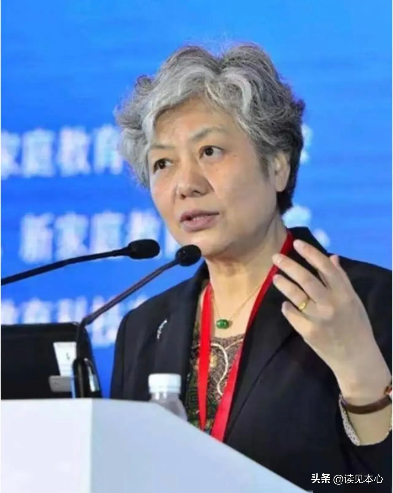 公安大学教授李玫瑾说：
“我采访过一个系列强奸犯，他说女人和女人是不一样的，你会