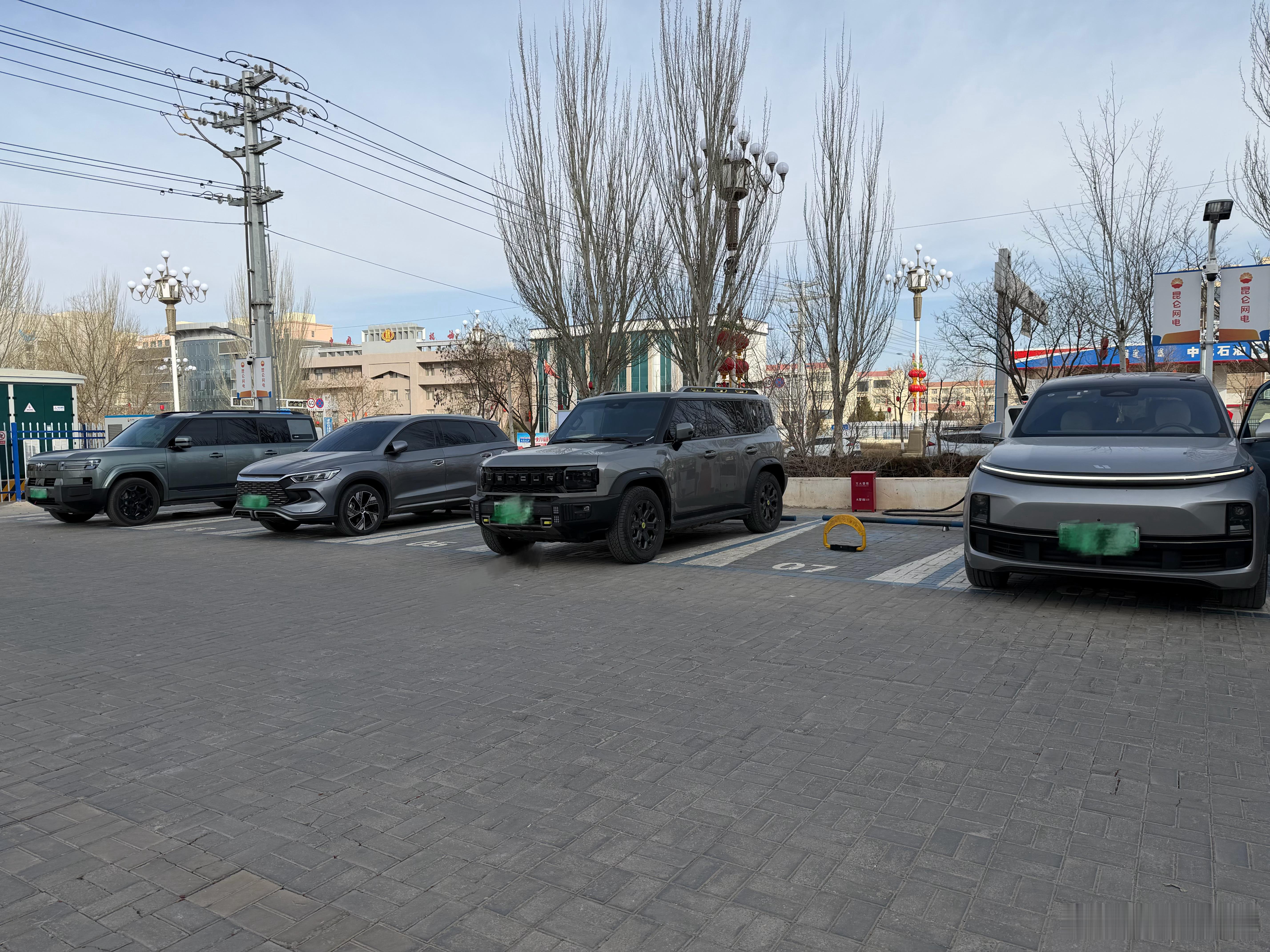 来奶一口发现小城市还是喜欢方盒子的人多捷途T2、方程豹钛7、还有哈弗猛龙/H9都