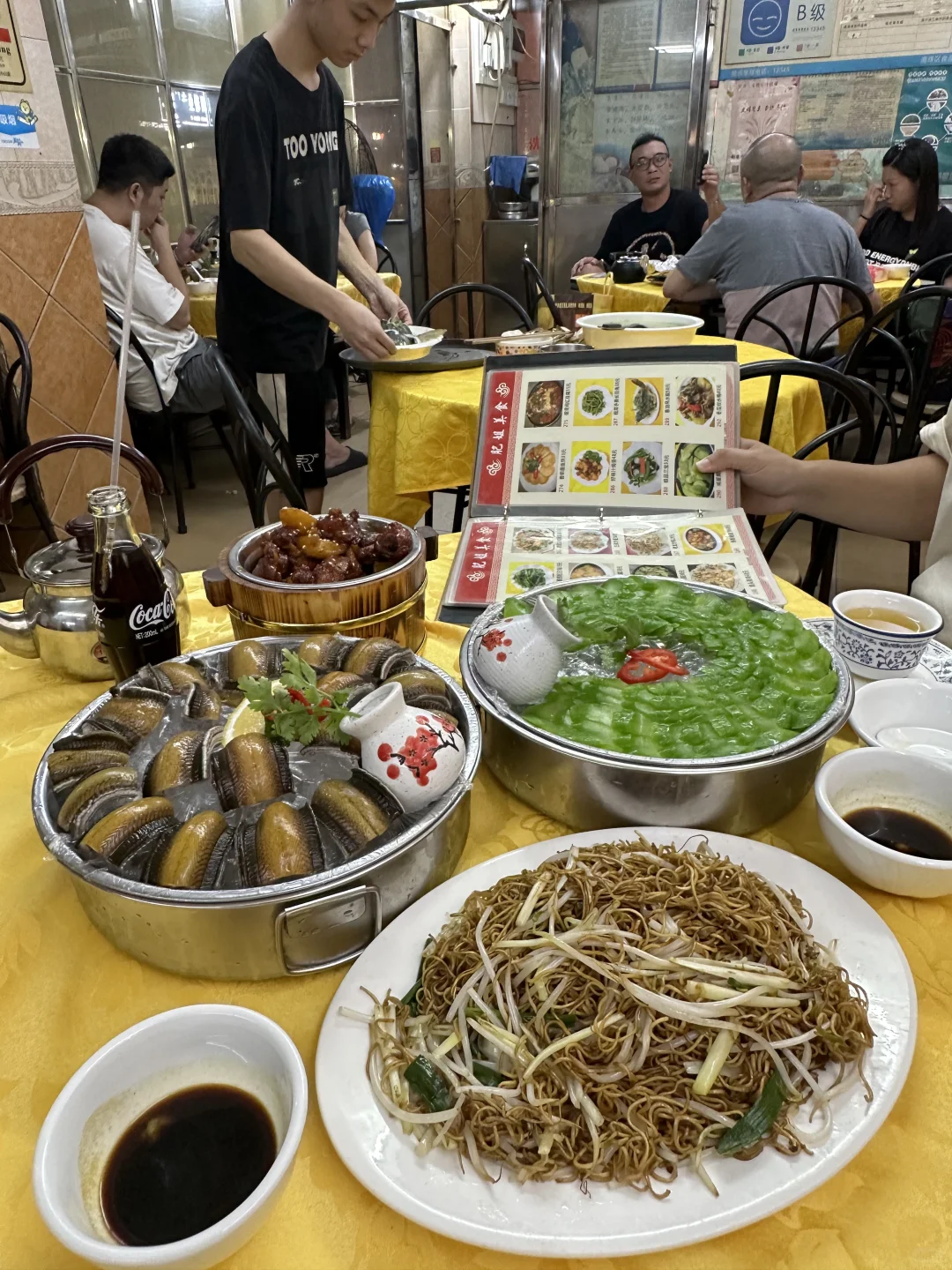 在广州！越破旧的小店越好吃😭。。。