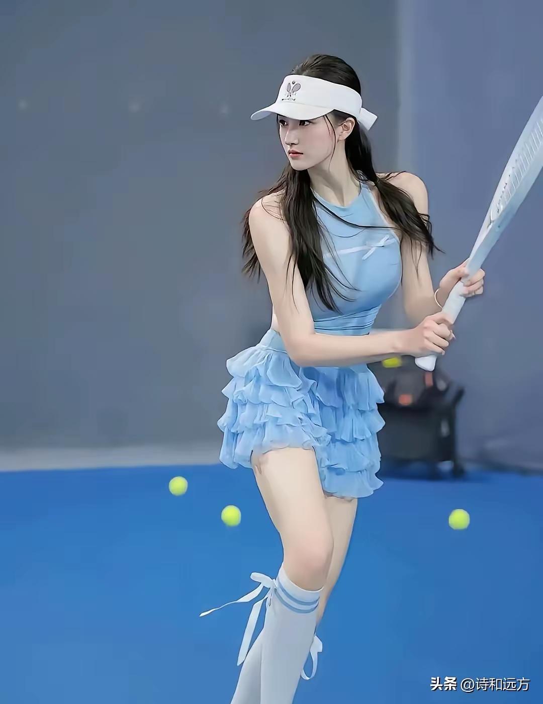 这样的肌肉，可能连发球过网都难了吧！[捂脸]