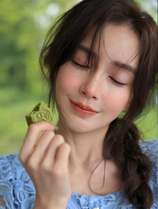 杨颖新造型太美了|angelababy Angelababy眼里透着温婉和善良