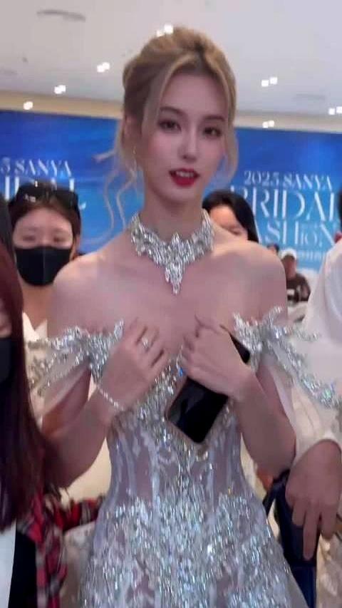 黄子韬把徐艺洋养得很好！
 

你看她最近露面的样子，整个人都透着一种被宠爱才有