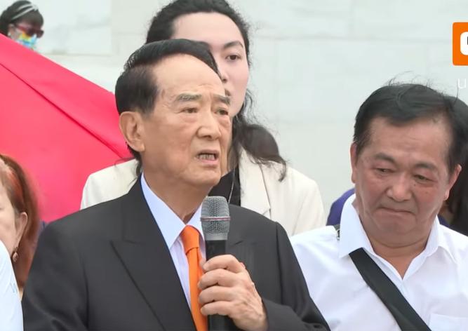 大陆93阅兵当天，台湾原省长宋楚瑜居然告诫咱们：大陆应表明，绝不会用武力解决两岸