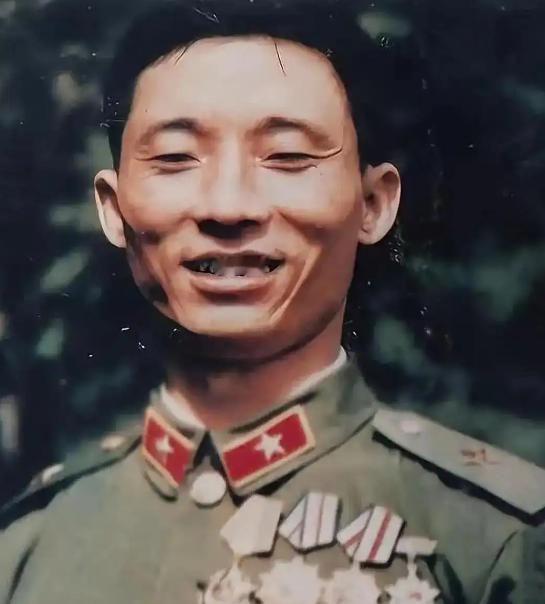 1978年底，26岁的副连长刘保健回乡探亲，父母一个劲催他结婚，实在没办法，他只