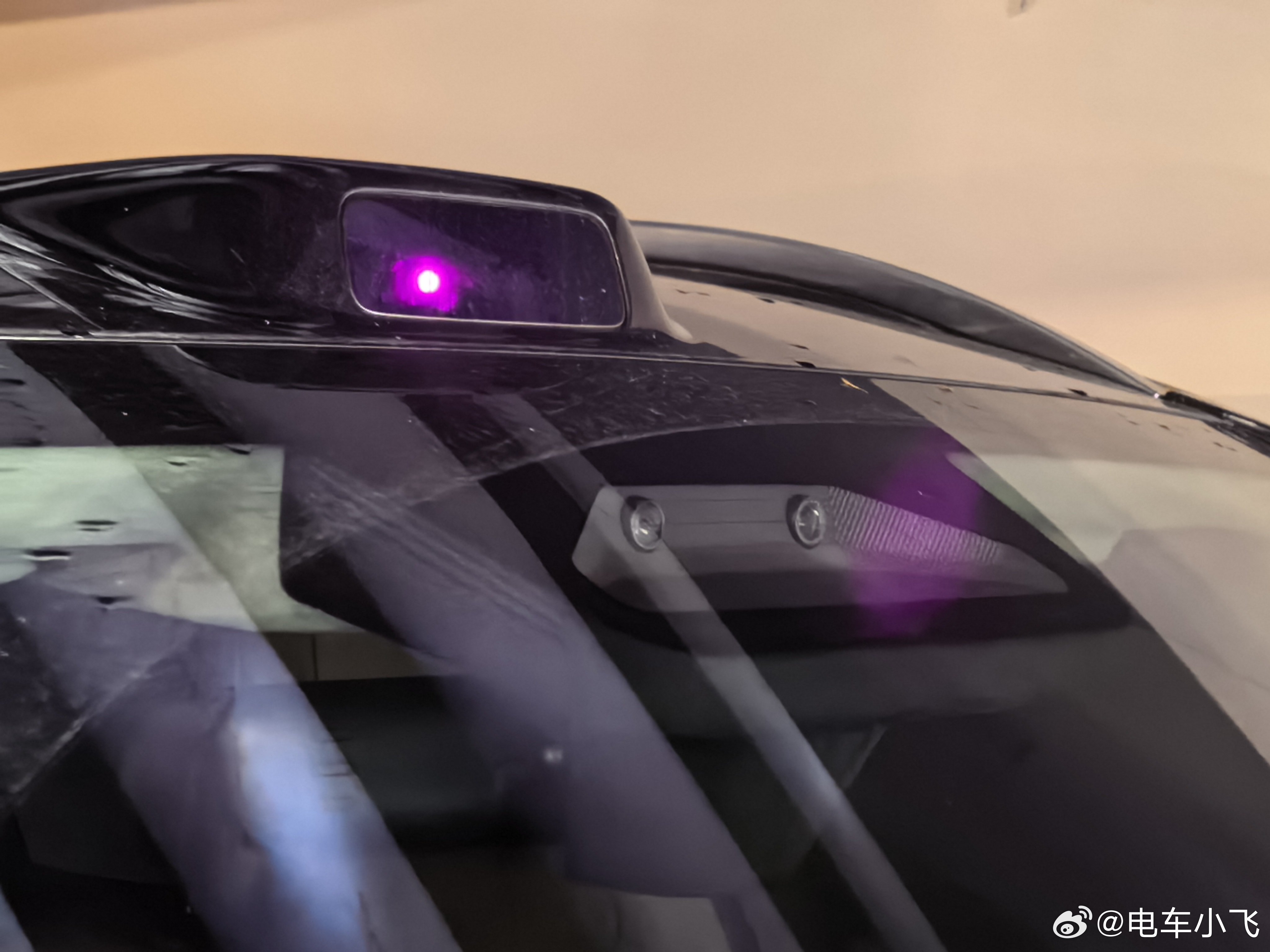 896线激光雷达和192线激光雷达外观对比鸿蒙智行技术焕新发布会