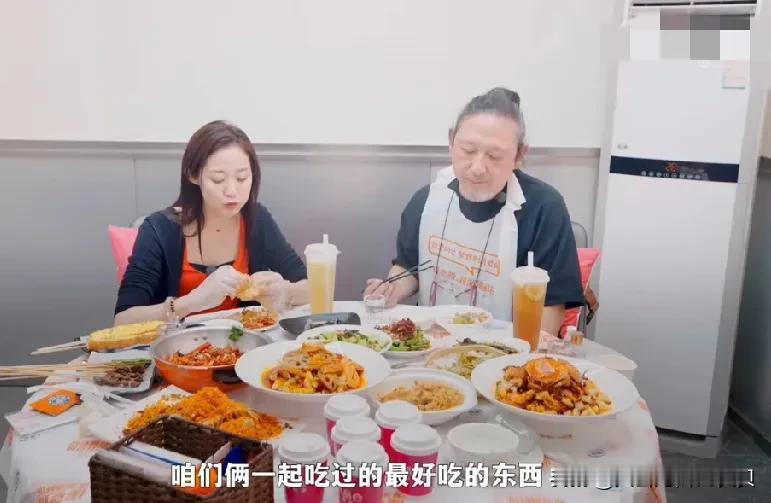 万千惠：你觉得咱们俩在一起这10年，一起吃过最好吃的东西是什么？

三宝：我觉得
