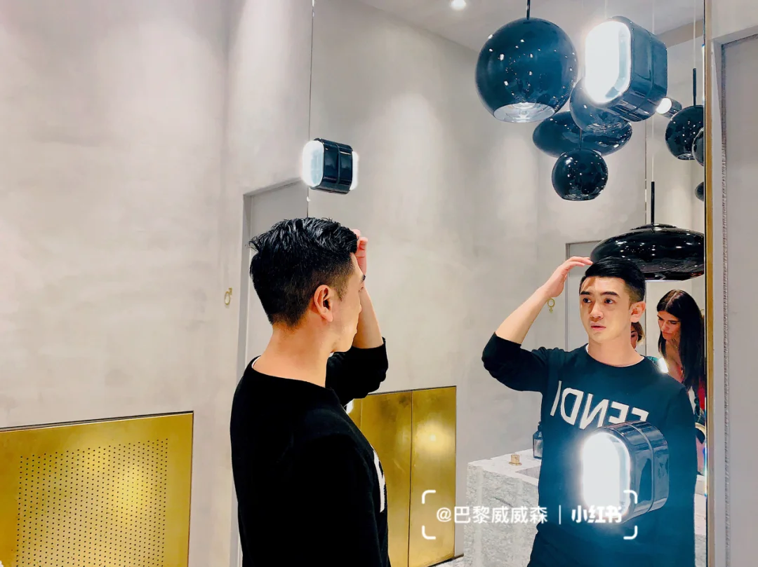 米兰最美厕所拍照📷 宇宙博主都来抢镜