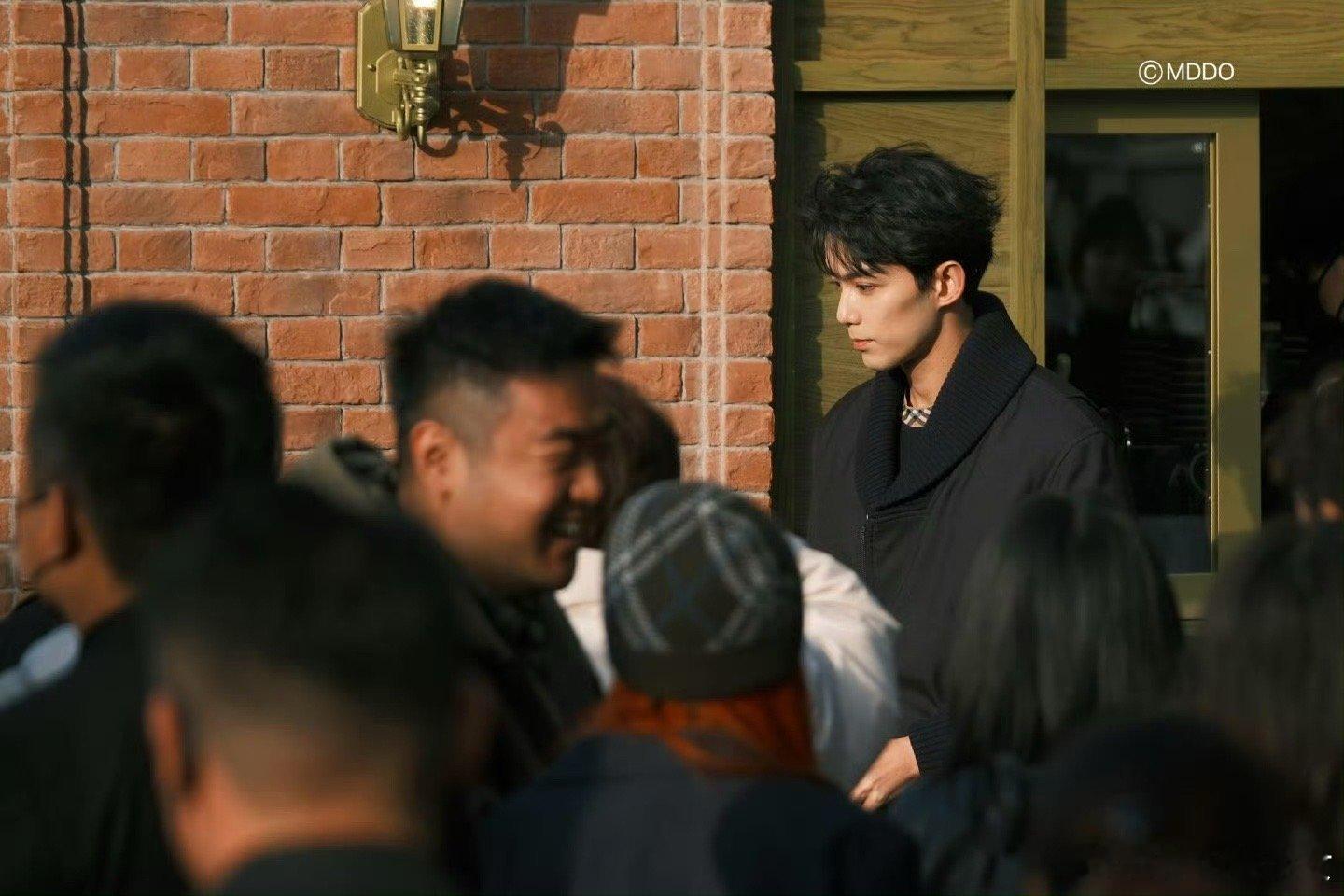 吴磊 我去跟我的粉丝打个招呼吴磊 宠粉实录来啦！一句“我去跟我的粉丝打个招呼”直