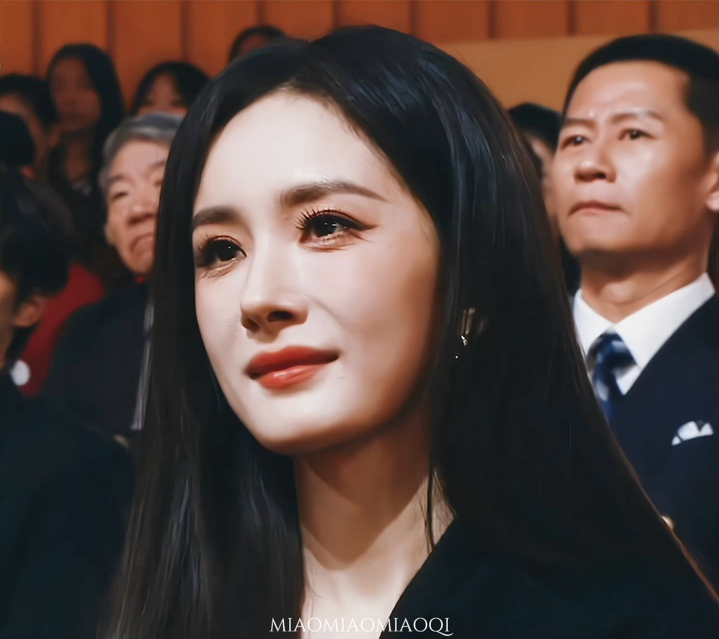 杨幂 我一直以为 长这样才能叫大明星✨ 