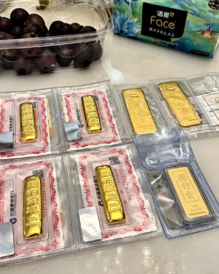 看了今天的金价，
血压真的要飙升到108了，
7月24日金价已经
跌到882每克