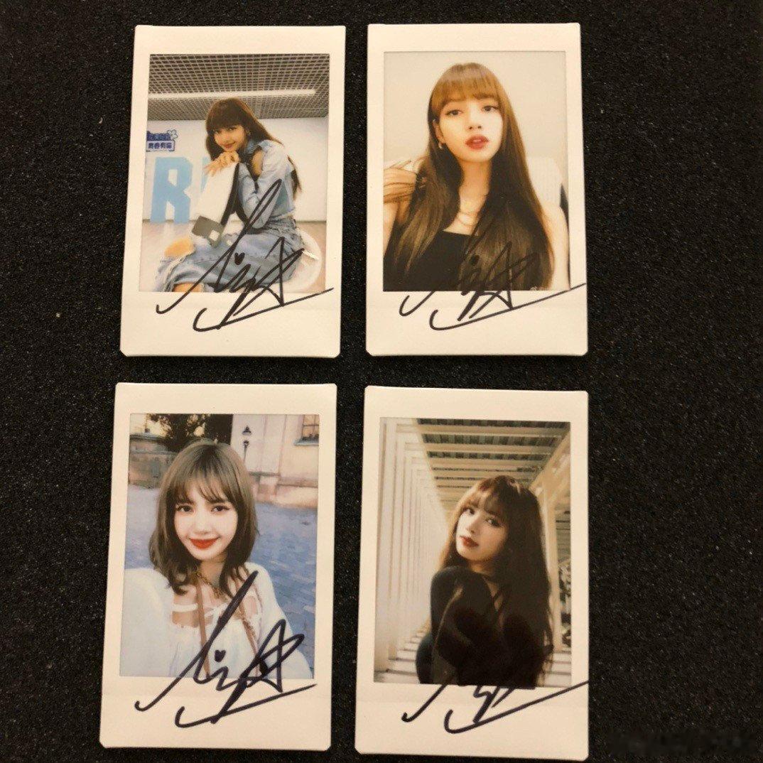 BLACKPINK亲笔签名拍立得，金智秀（JISOO|||）、金智妮（JENNI