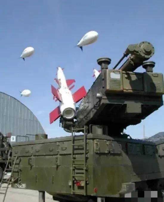 历史总是惊人的相似，当年是希特勒逼犹太人四处逃命，现在是犹太人自己四处保命。
 