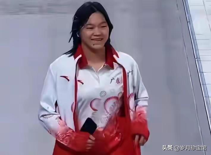 我真不理解为什么很多人那么狭隘，盯着全红婵的身材问题不放，甚至用侮辱性地语言伤害