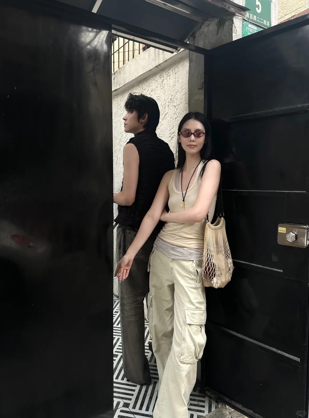 靓女逛逛街