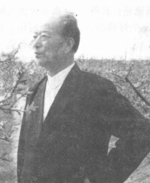 他判刑13年至死未平反，10万人送行墓前立百碑，百姓说不能忘了他。2004年5月