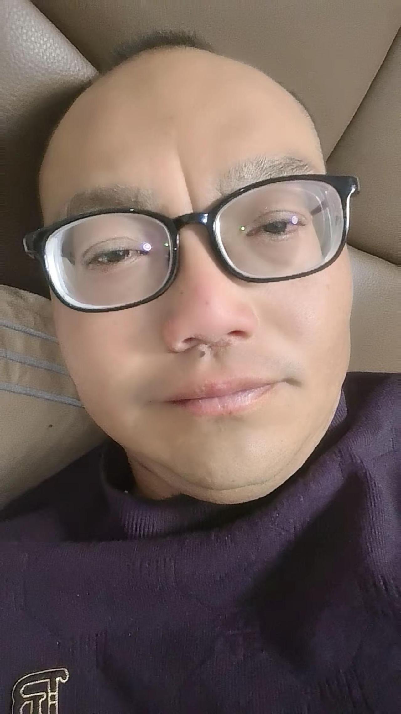 年过半百，不缺爱人，不缺家人，不缺朋友。唯一缺的是知己