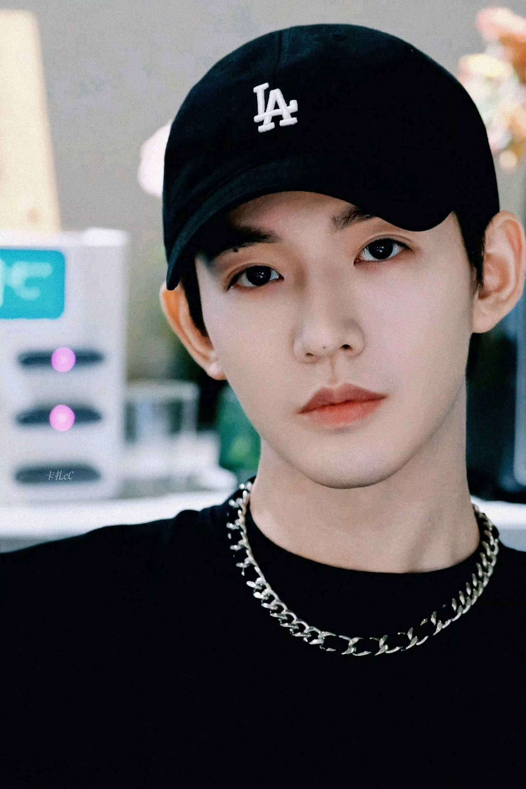 邓为愿你抬头有光温柔有力量 ·邓为0510出道五周年快乐 今日份心动已送达永远都