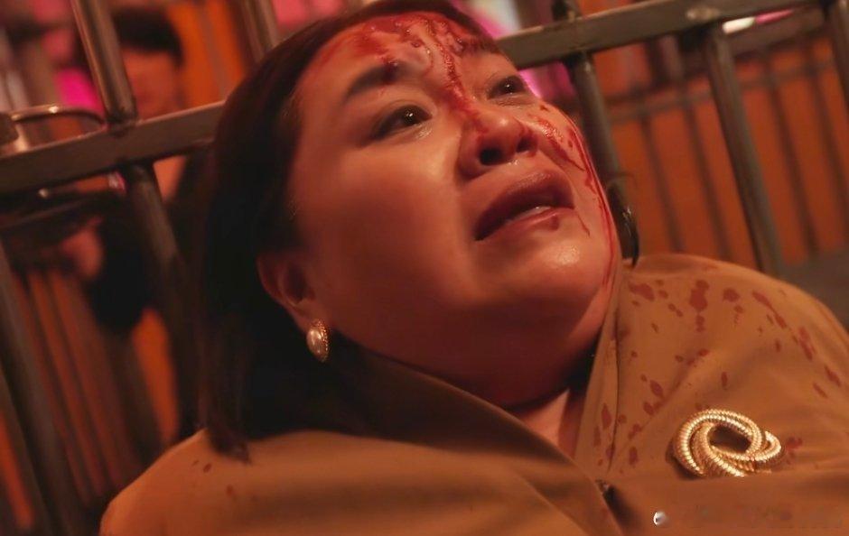 剧的话电视剧演员更适合、节奏更好，这里面视后＞影后演技，可能电影演员下凡水土不服