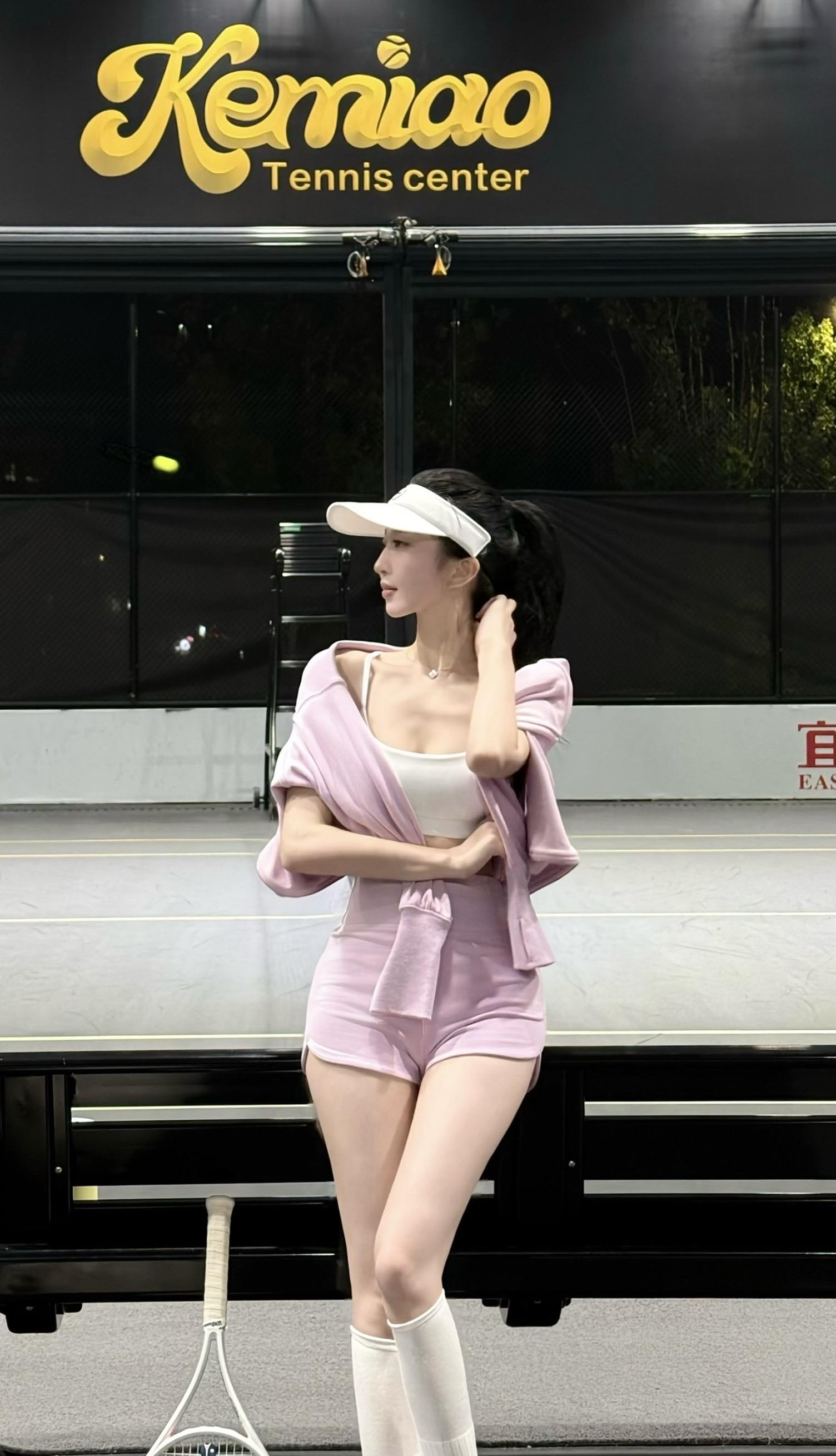 今天穿什么 网球穿搭 网球女孩