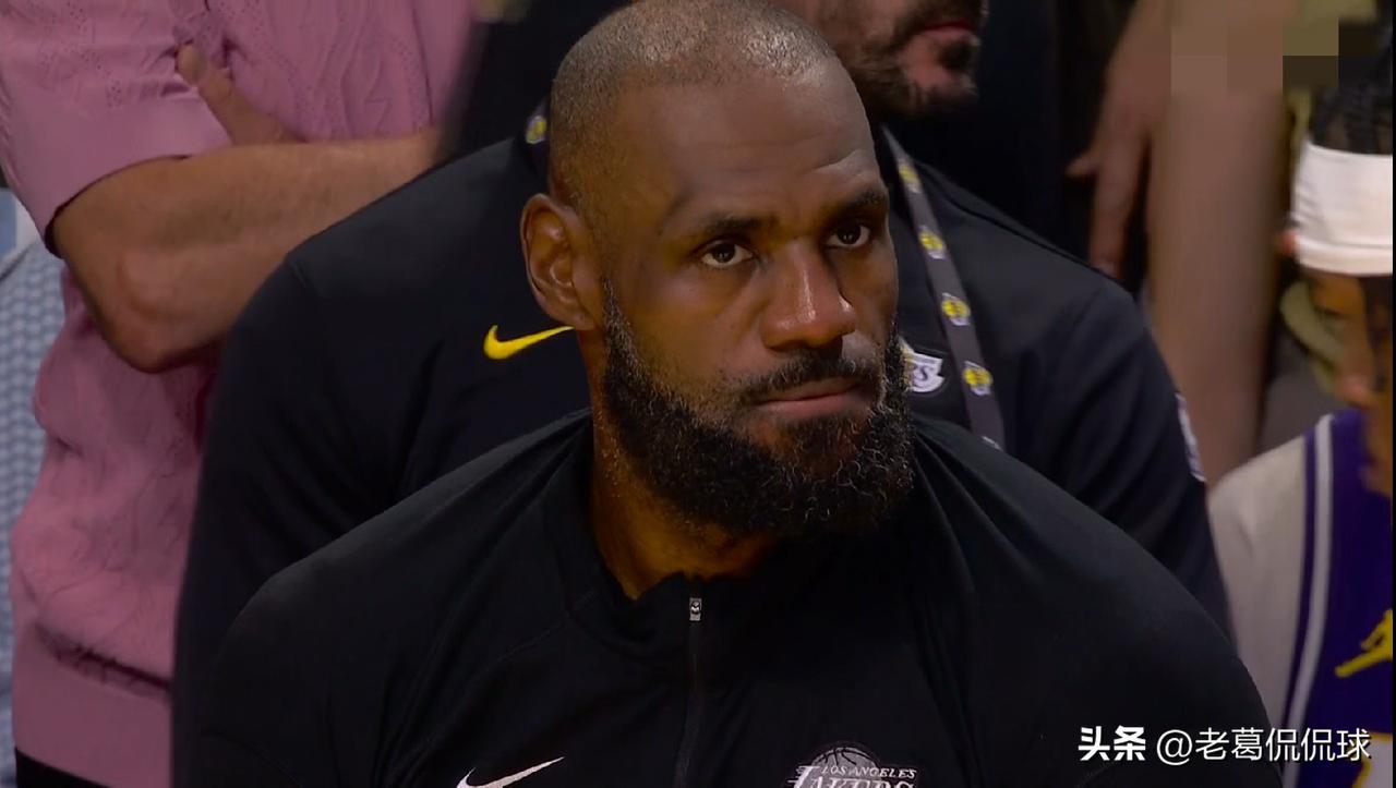 NBA巨星詹姆斯绝对是湖人队史最佳球员之一！今天据美国名记Shams透露，詹姆斯