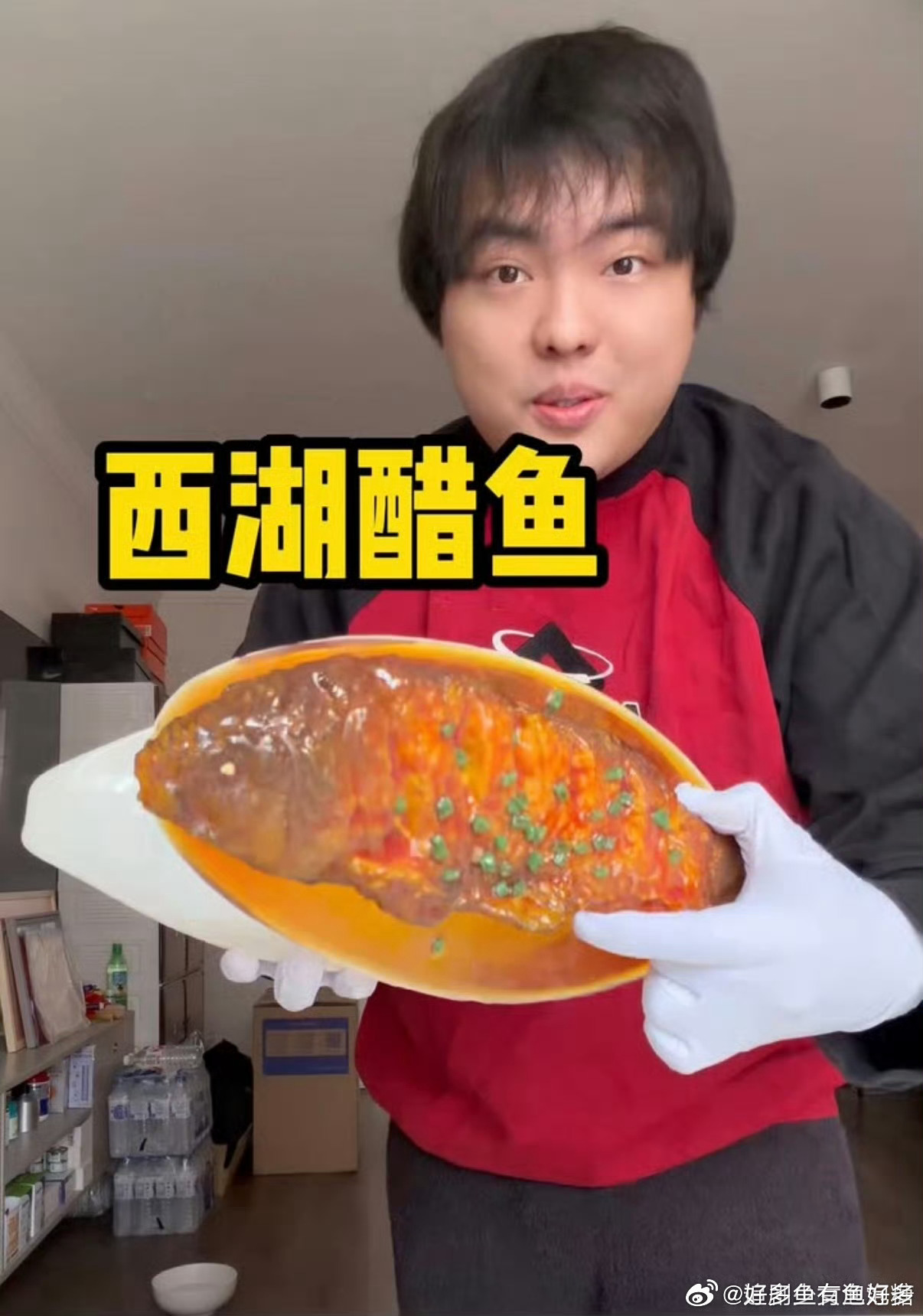 桃黑黑晒200元的英国电话亭桃黑黑家里都是猎奇难卖的东西 桃黑黑200元拿下英国