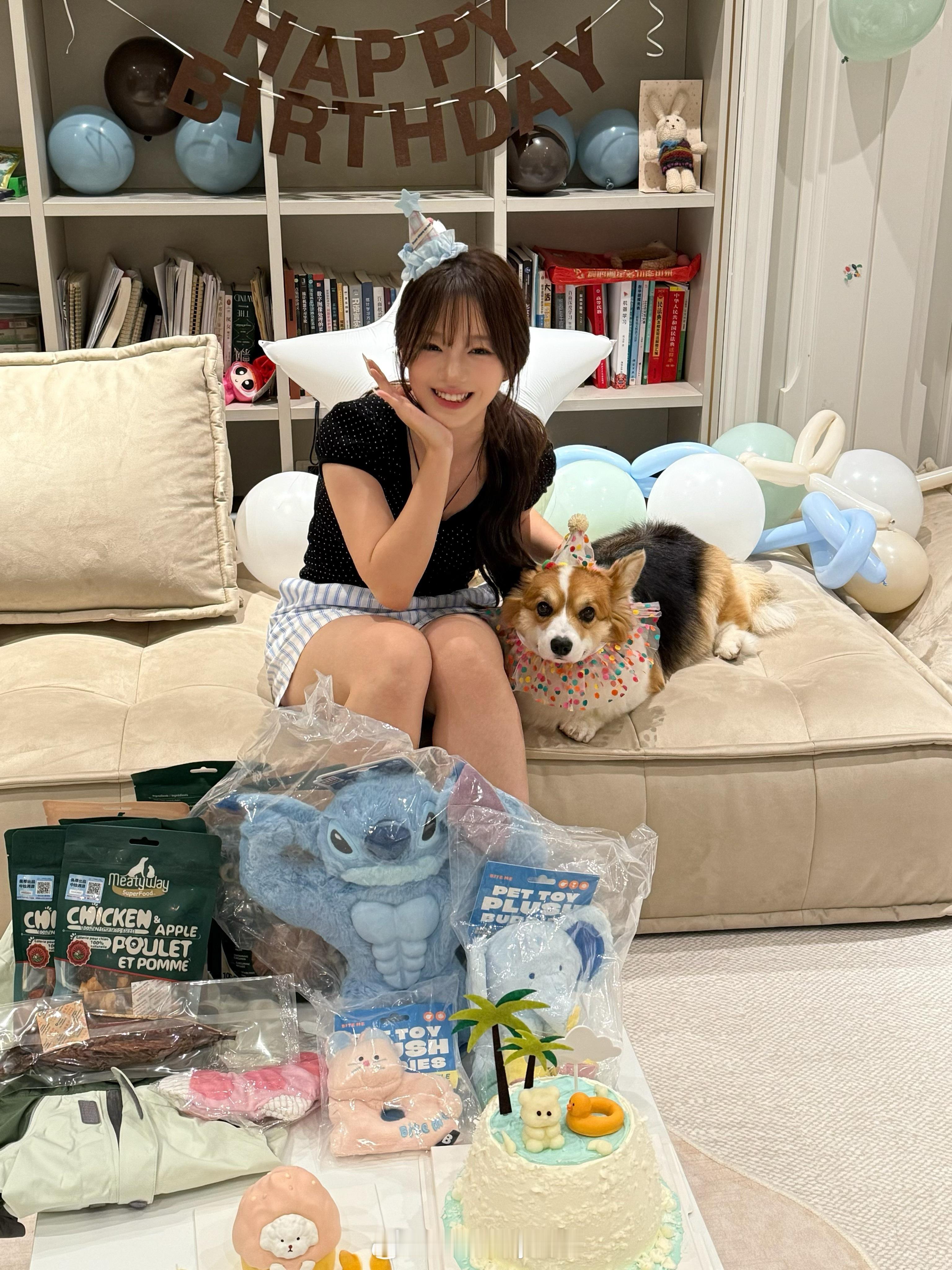 今天木有更新[奶牛猫]在给哈尼小宝和mll过生日🎂～ ​​​