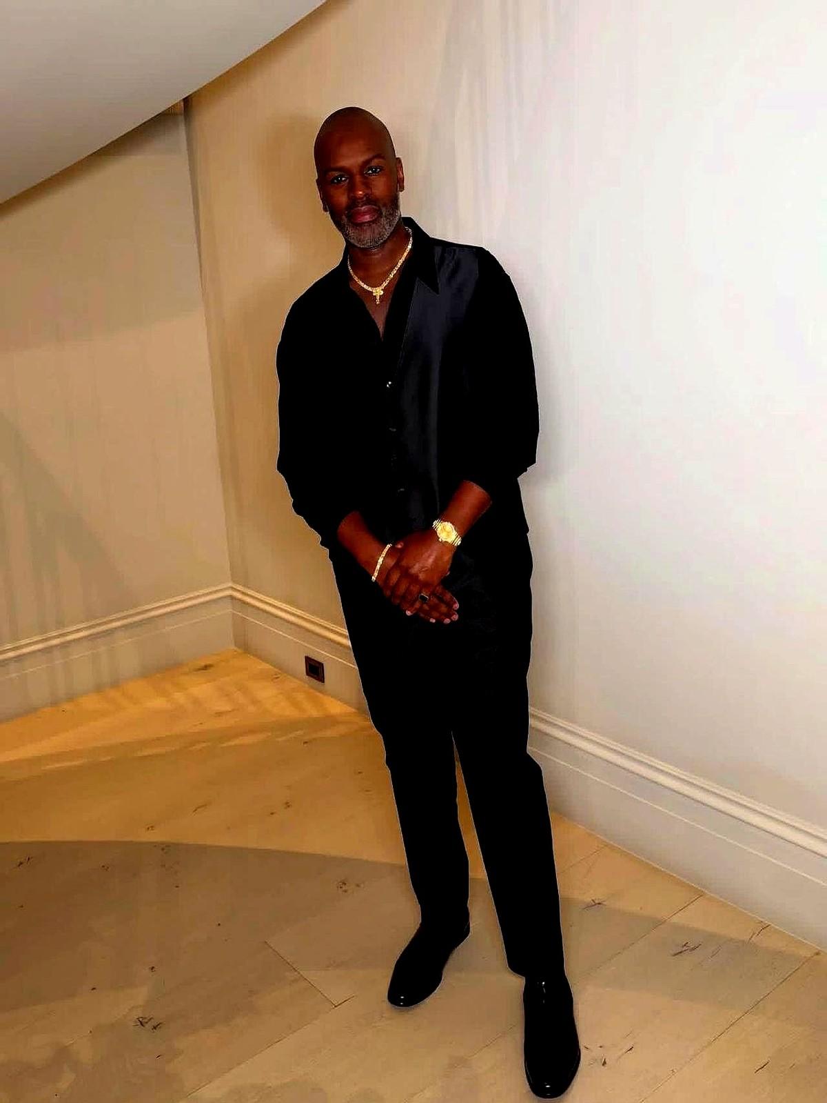 别再说老少恋不靠谱了，70岁的卡戴珊她妈克丽丝，跟小25岁的男友科里，已经好了超