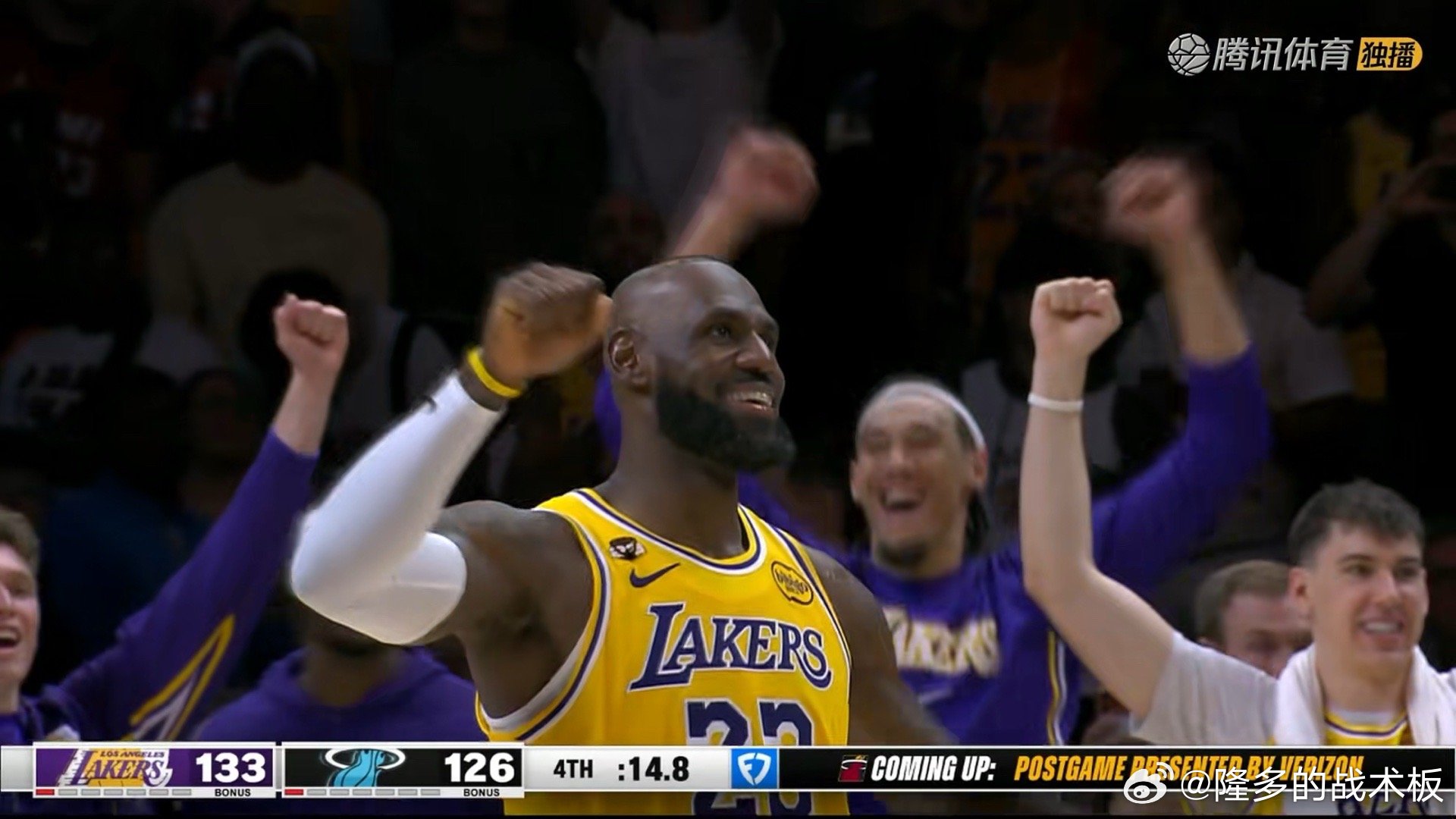 来了，东契奇走上罚球线！湖人vs热火