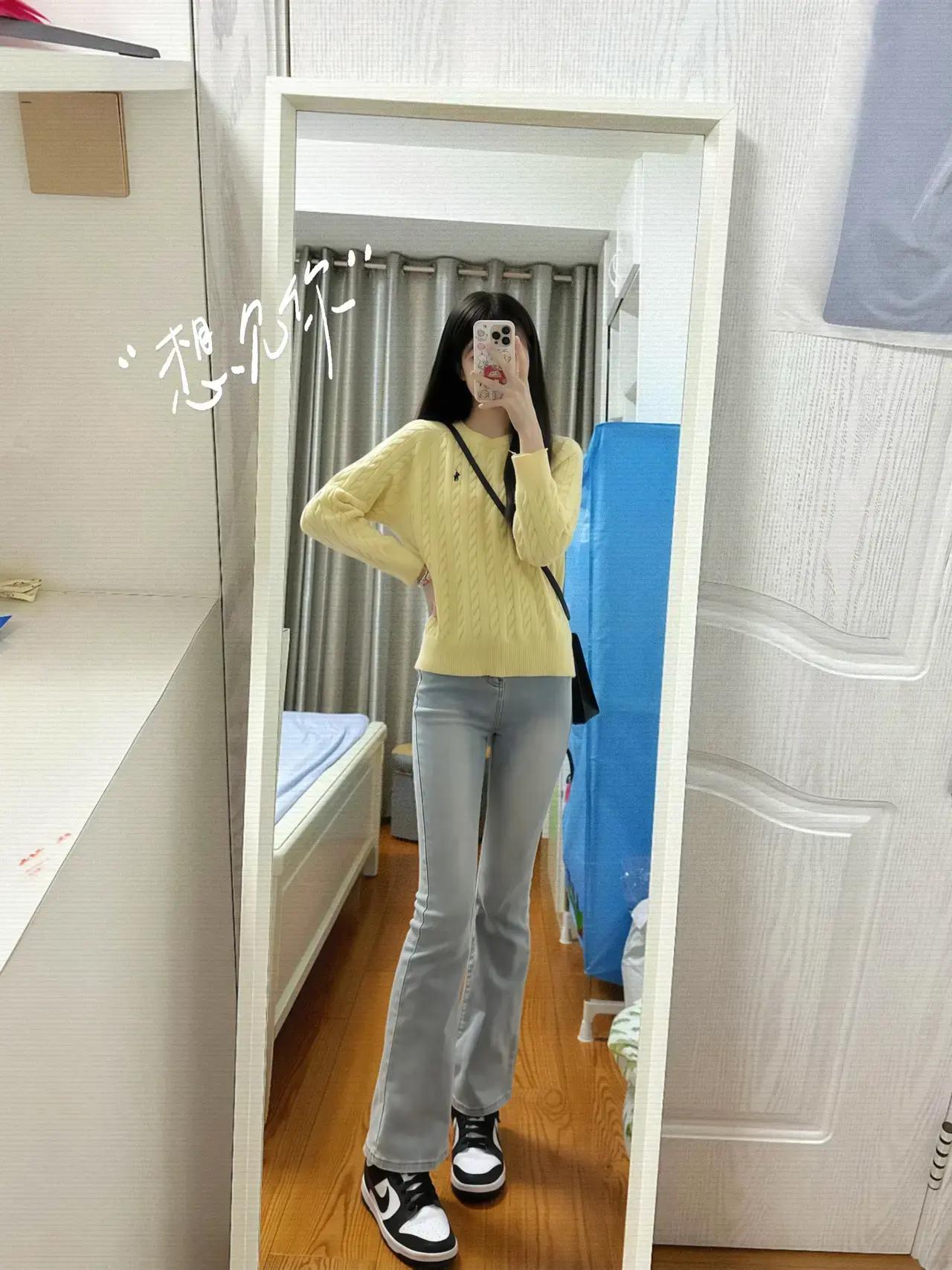 一身的廉价衣服，但是自己喜欢就好，哈哈，为什么要又酷又美。干净点，适合自己就好。