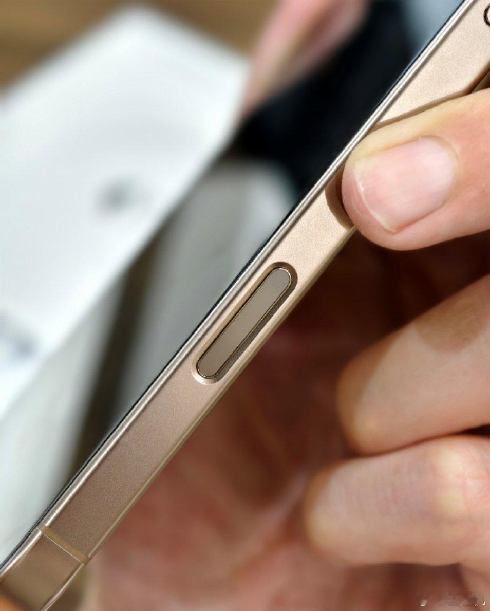 iPhone拍照键或被取消说实话，取消也没什么，iPhone 的这个拍照键做的并