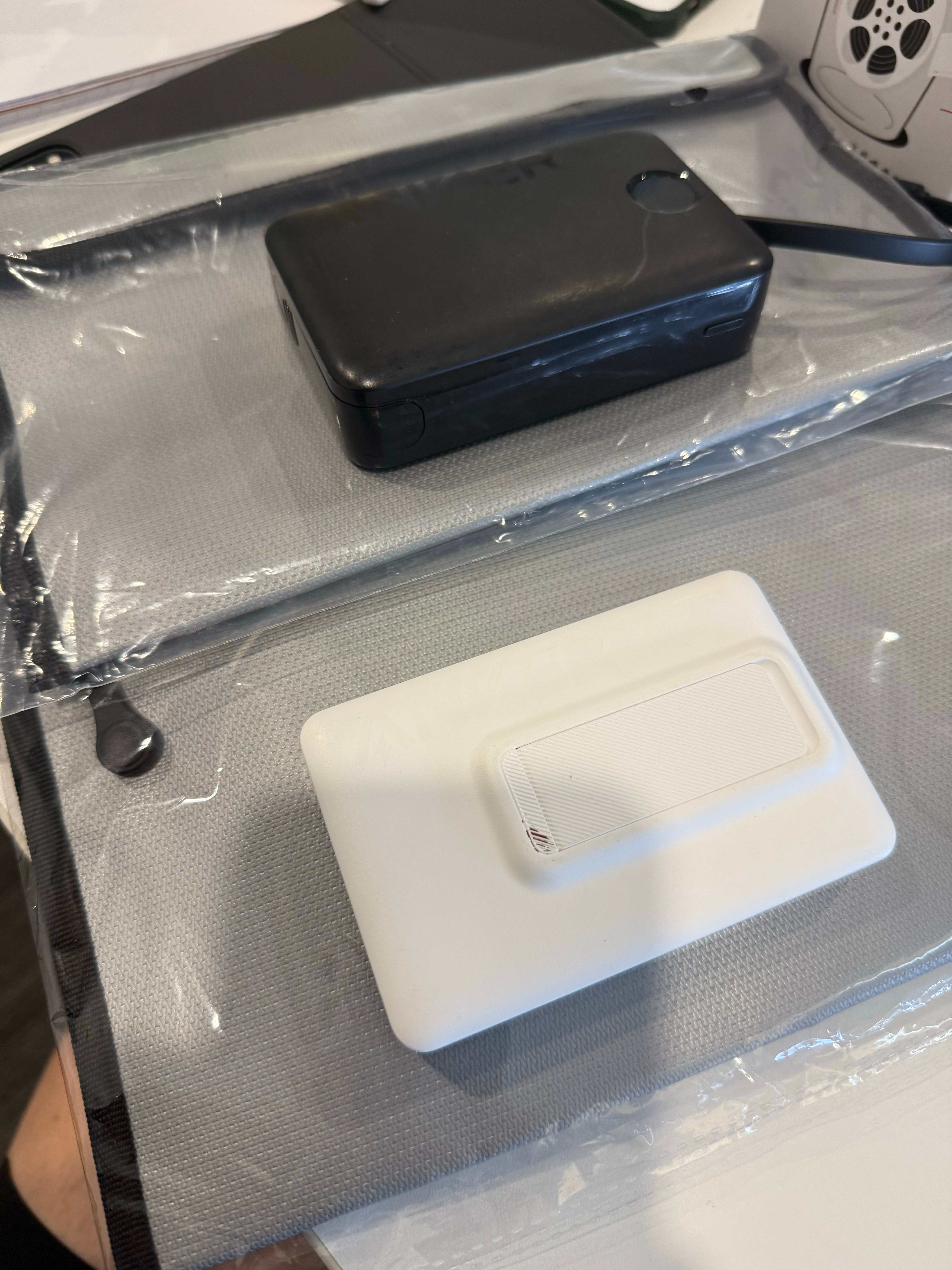 Anker召回充电宝，还寄两个防火袋。Anker 问题来了，罗马仕东西便宜，这样